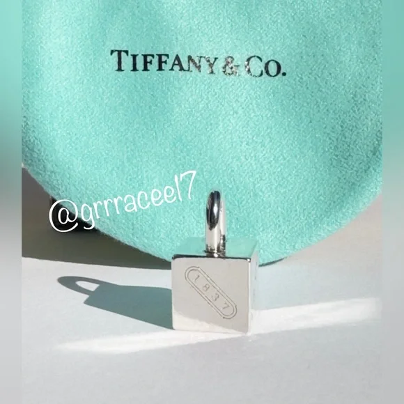 AUTH RARE vintage Tiffany & Co. 1837 cube charm/pendant✨ - Picture 6 of 16